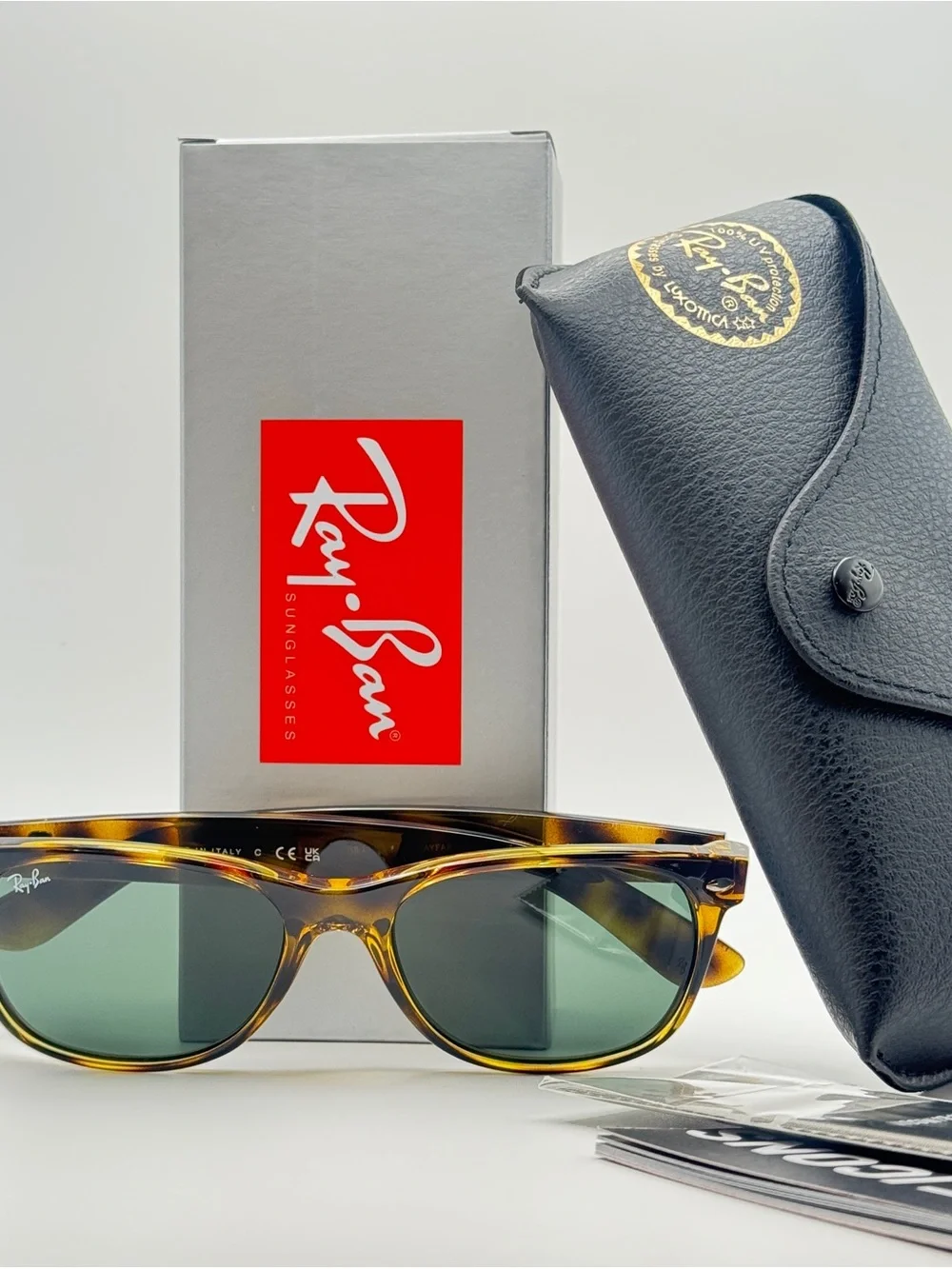 Ray-Ban RB2132 NEW WAYFARER